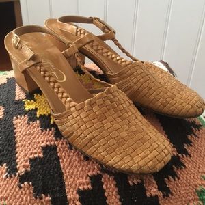 Vintage woven sling back sandal.